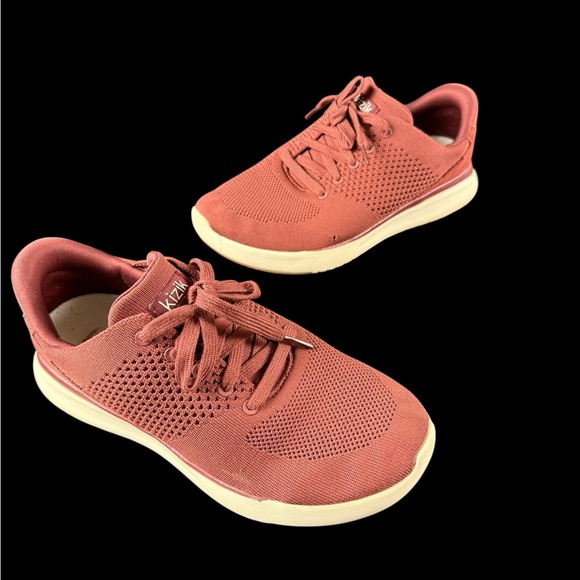 Kizik Lima Merlot Red Shoes Mesh Handsfree Sneakers Women's size 8 X-Wide Unisex - Picture 1 of 10